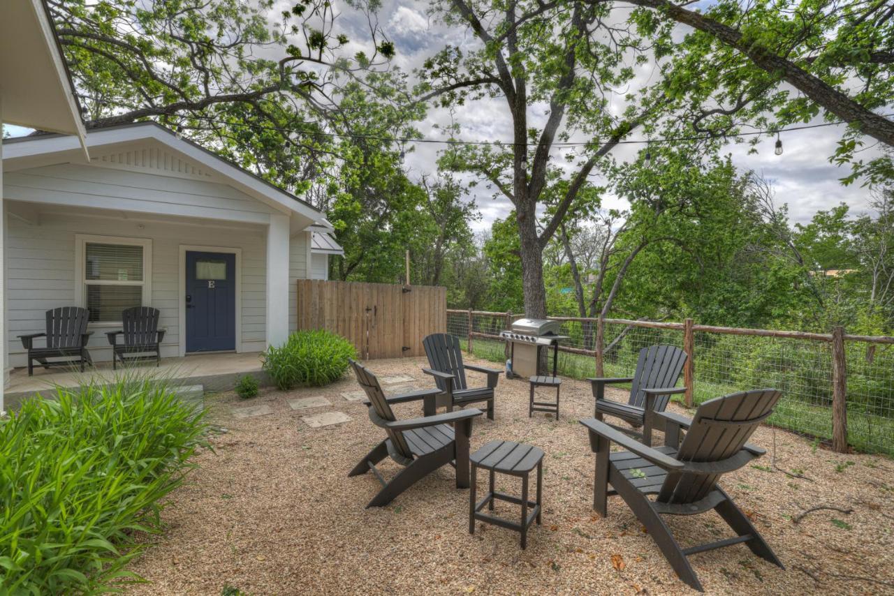 Villa The Grove-C With Hot Tub - Walk To Main Street Fredericksburg Exterior foto